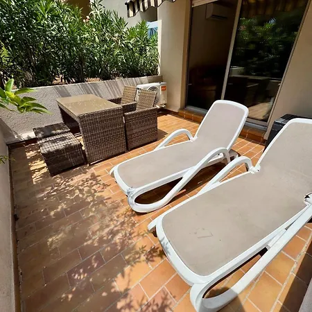 Avec Terrasse, 150m De La Apartmán
